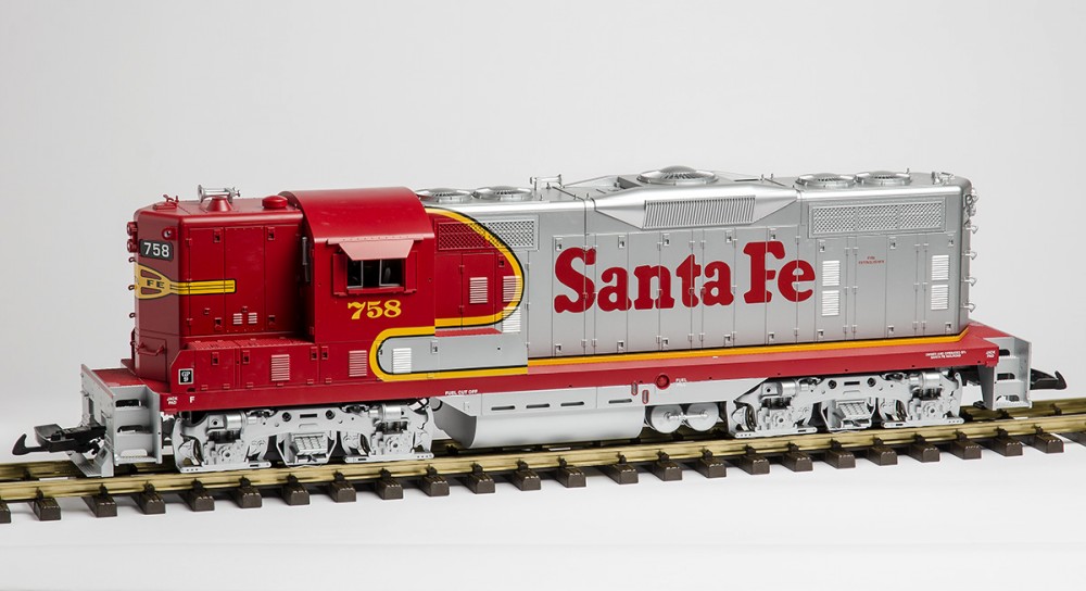 GP9 -SANTA FE RED/SILVER #761 | Garden Railway Specialists Tel