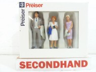 Preiser 1:32 Passers By Figures