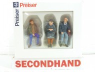 Preiser 1:32 Seated Passengers Figures.