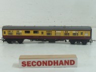 Triang Hornby Buffet Blood & Custard Coach