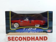 Motormax Diecast 1956 Ford Thunderbird 1:24 Scale