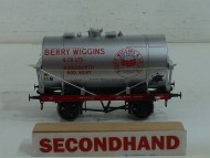 Dapol 14T Class A Tank Wagon Berry Wiggins O Gauge