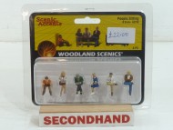 Woodland Scenics People sitting A2759