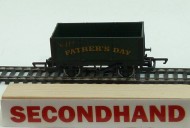 R6671 Fathers Day Open Wagon Green