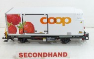 L45893 RhB Container Car COOPStrawberry