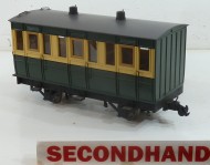 Accucraft IOM Coach with 4 figures Unboxed